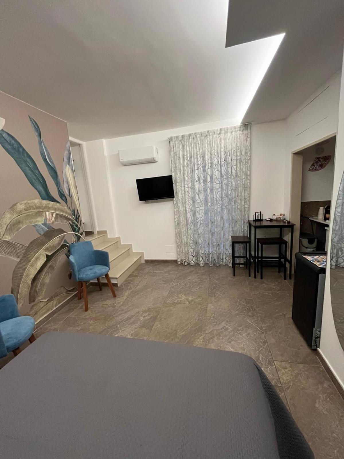 Bed and Breakfast Relax For A Day Барлетта Екстер'єр фото